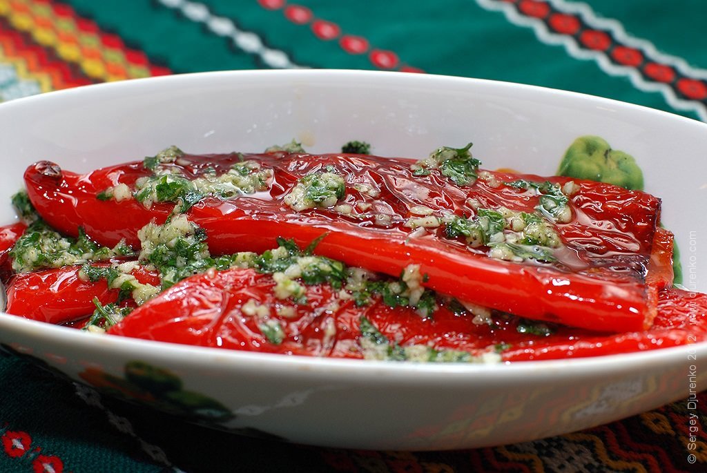 Жареный перец с чесноком